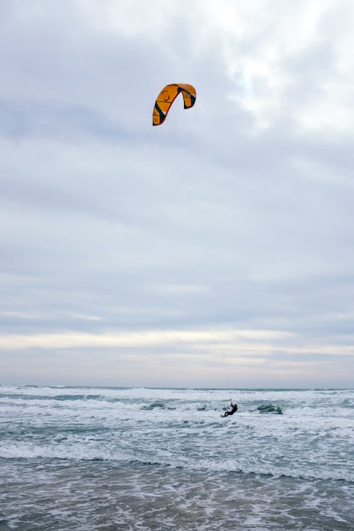 คลังภาพถ่ายฟรี ของ kitesurfer, การผจญภัย, ความบันเทิง