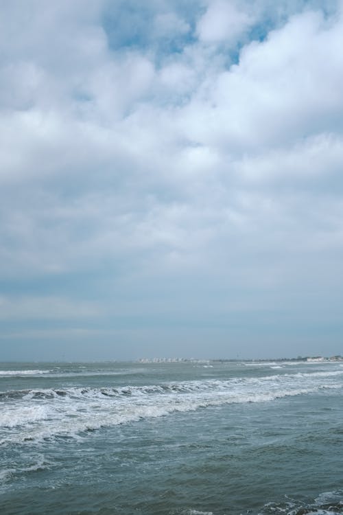 bulutlar, dalga, deniz içeren Ücretsiz stok fotoğraf