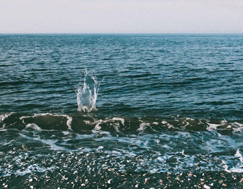 Spruzzi D'acqua Sull'oceano