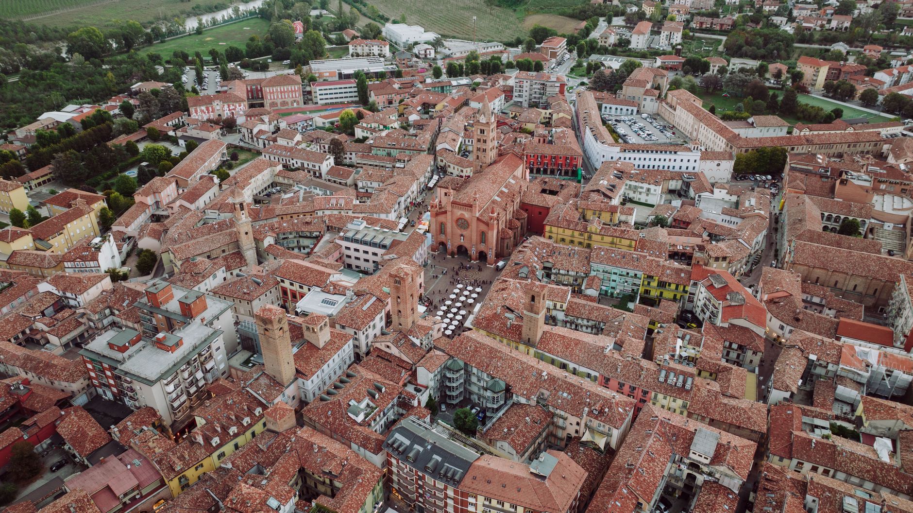 Creștere puternică a dizolvărilor de firme în 2025 în județul Alba, semnal de alarmă la Alba Iulia