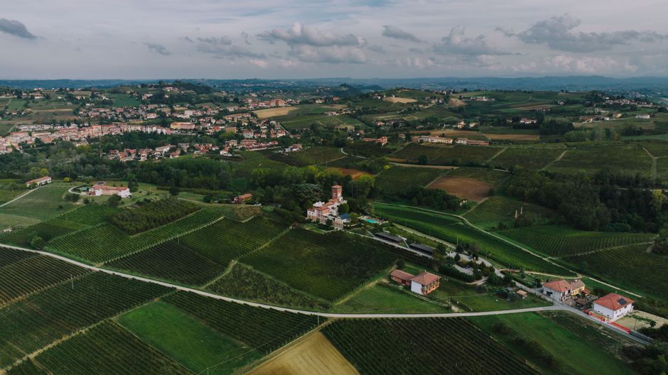 Olasz panna cotta: a piemonti tejszíndesszert eredeti receptje – piedmont region italy countryside landscape