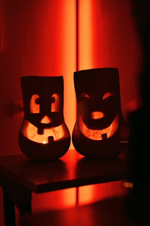 Halloween Lanterns Carved from Gourds