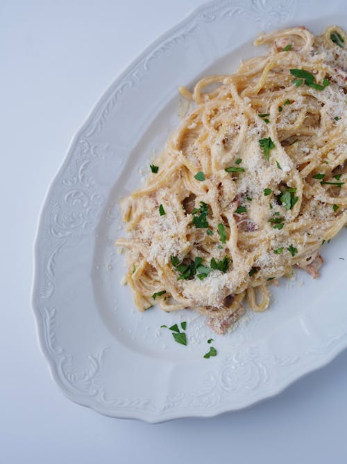 Foto profissional grátis de almoço, delicioso, espaguete carbonara