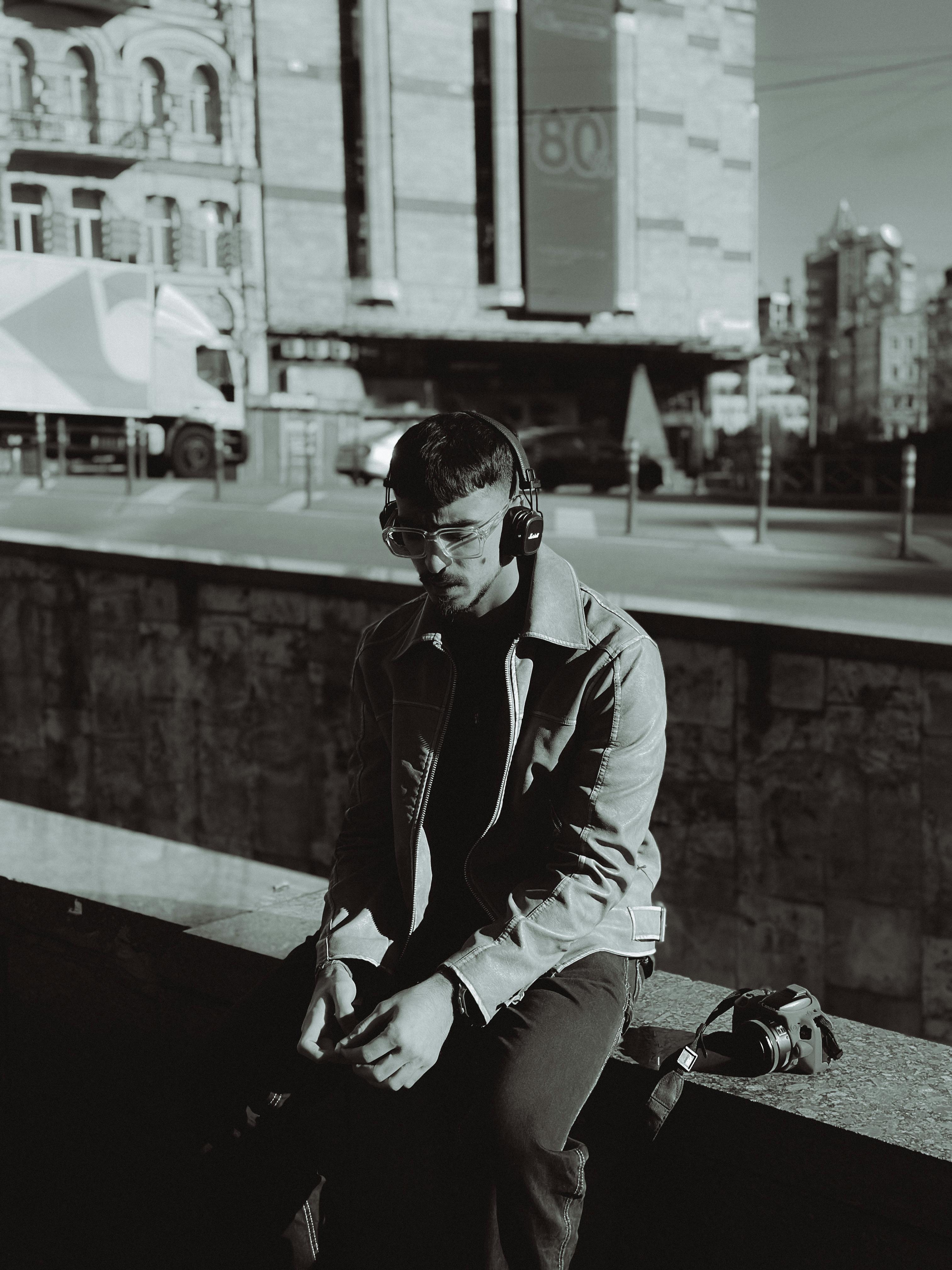 Headphones Bleeding Photos, Download The BEST Free Headphones Bleeding Stock Photos & HD Images