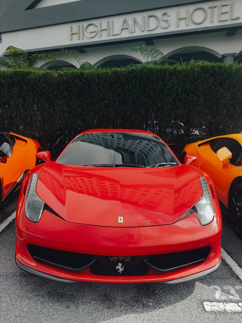 Ferrari içeren Ücretsiz stok fotoğraf