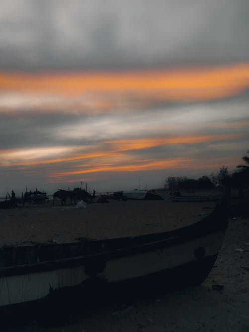 akşam karanlığı, plaj arka plan, tekne güvertesi içeren Ücretsiz stok fotoğraf