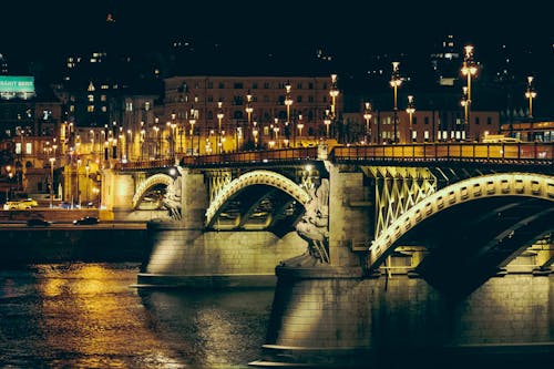 aydınlatılmış, Budapeşte, duvar kağıdı içeren Ücretsiz stok fotoğraf