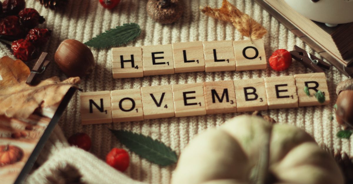Pumpkins And Hello November Text On Dice Free Stock Photo pumpkins-and-hello-november-text-on-dice-free-stock-photo