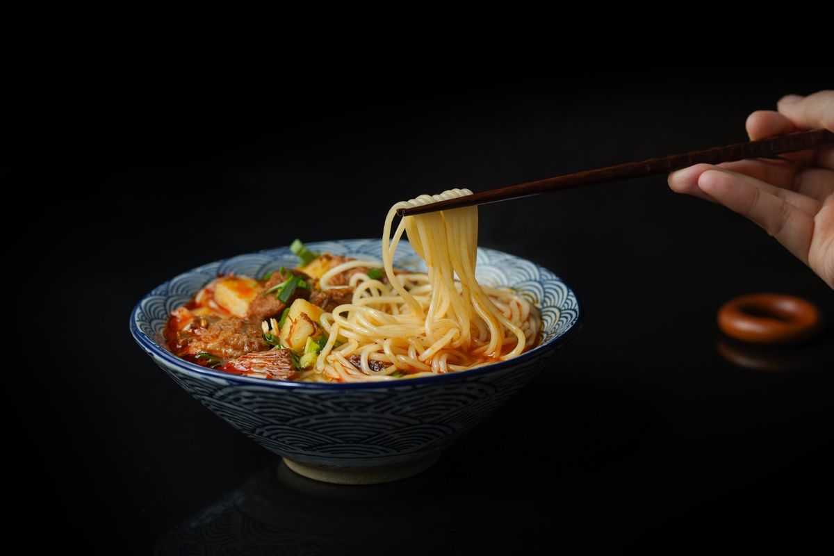 9월부터 컵라면 가격이 줄줄이 오르는데 봉지면은 안 올라요