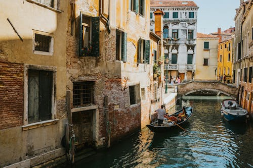 Безкоштовне стокове фото на тему «будівлі, Венеція, гондола»