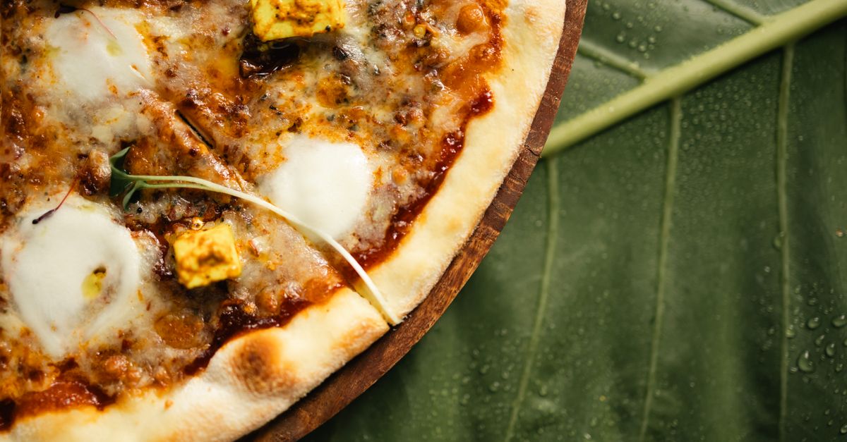 Why Your Homemade Pizza Isn't Crispy (And The Pro Secrets That Deliver Pizzeria-Quality Crunch Every Time)