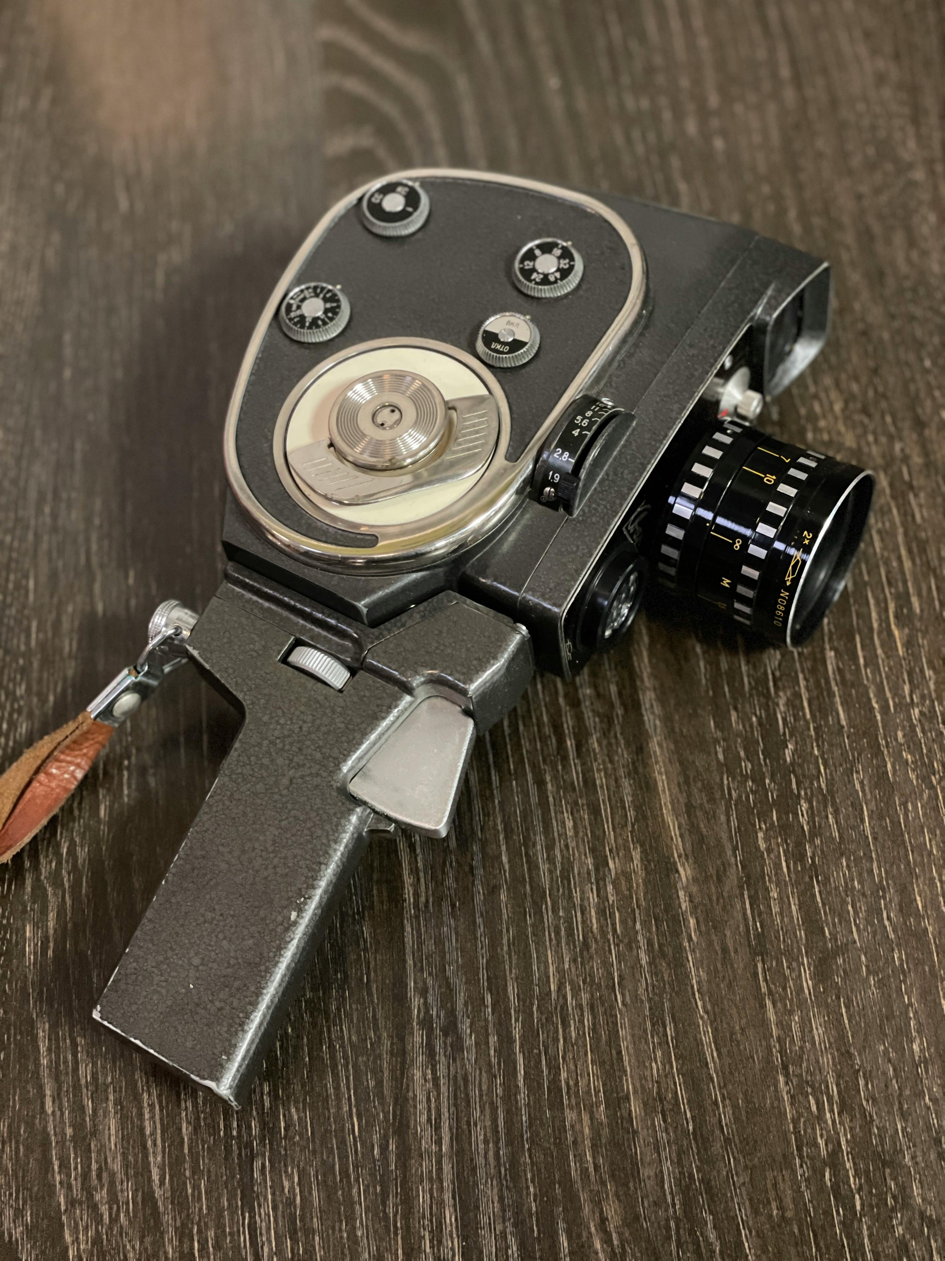 Old Analog Handheld Film Camera · Free Stock Photo