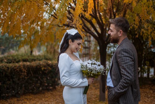 Fotobanka s bezplatnými fotkami na tému dvojica, jeseň, muž