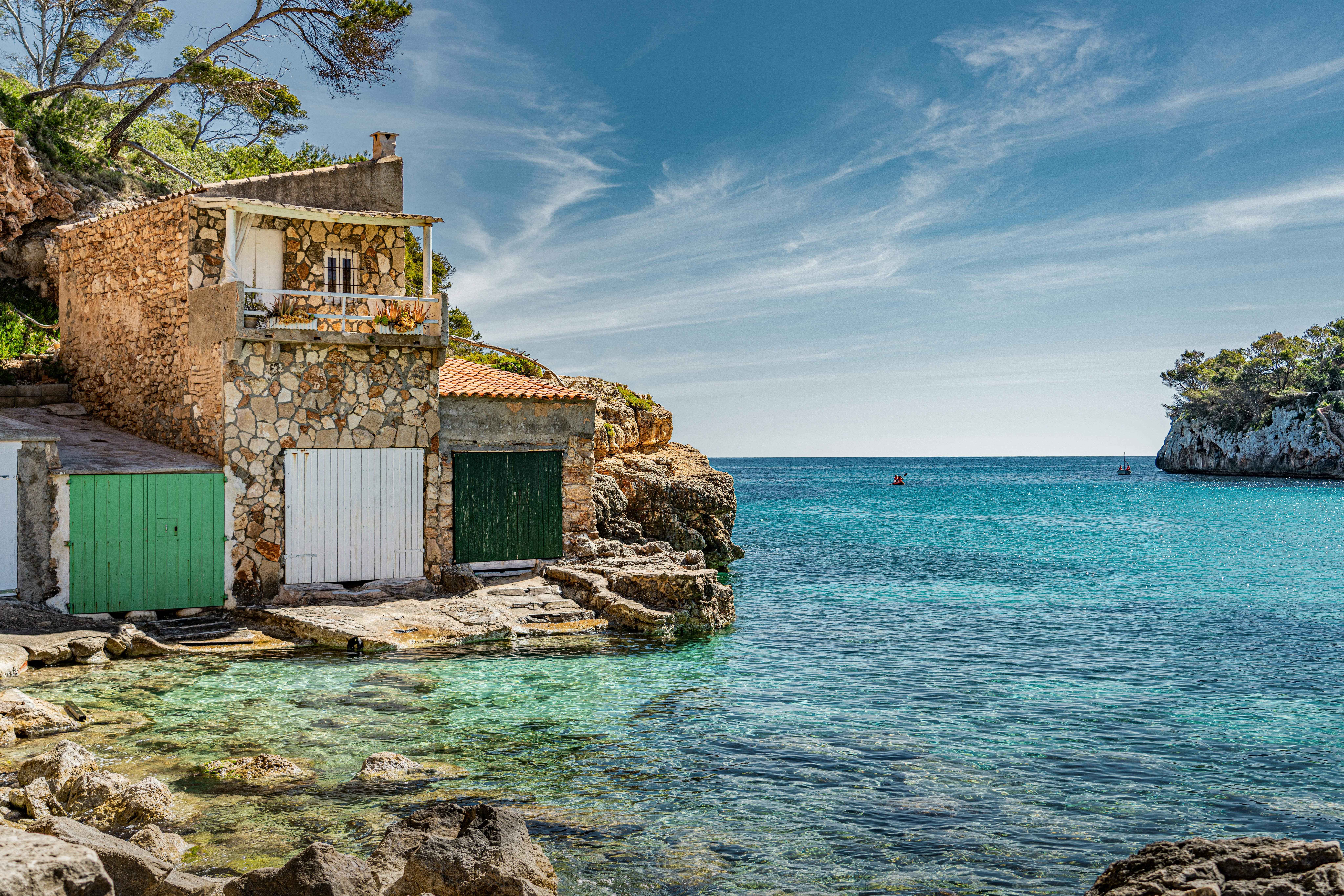 Promoting sustainability in Mallorca: eBoat brings technological innovation, sustainable mobility and renewable energy to lif