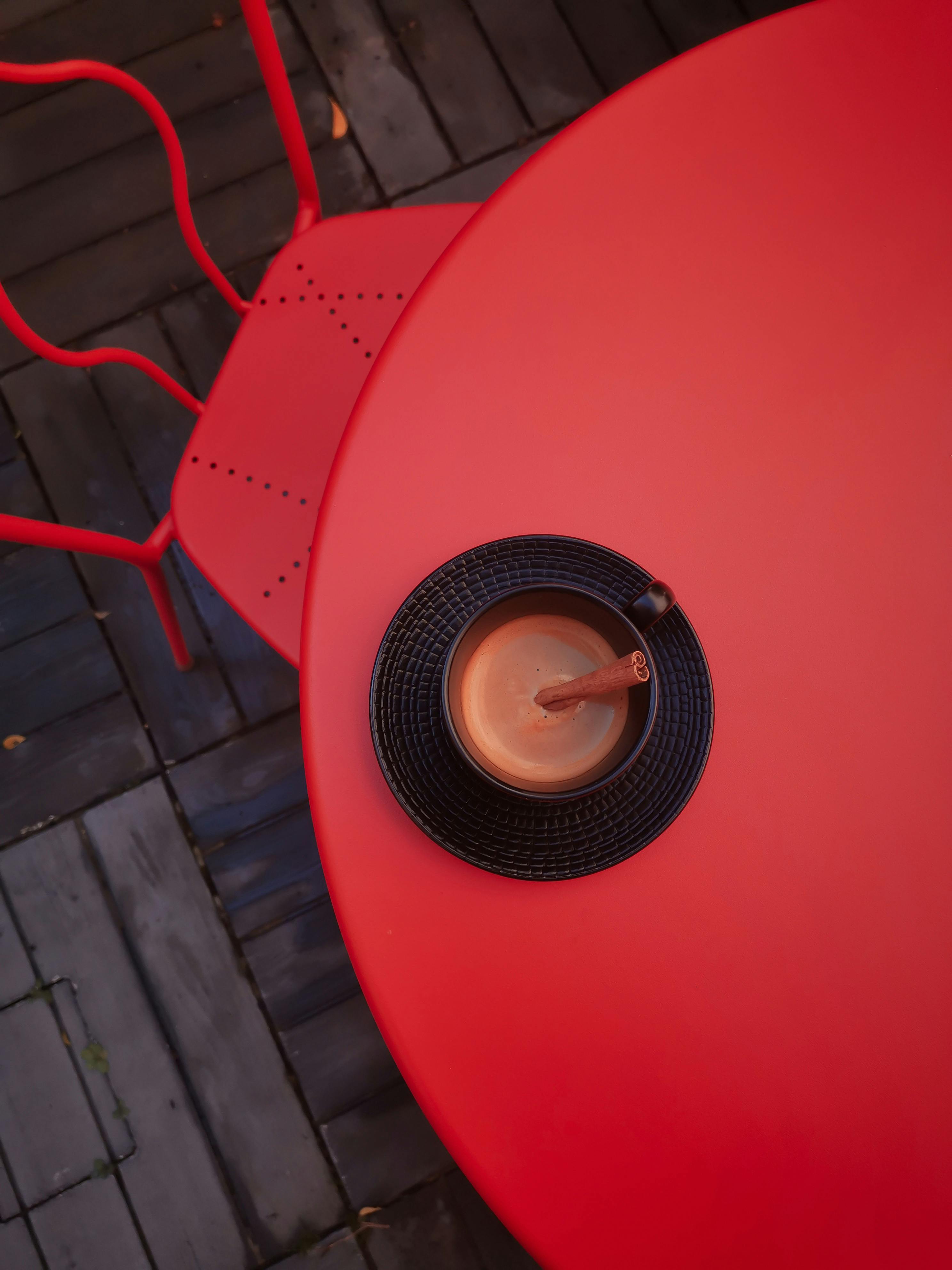 무료 검은 컵, 계피, 계피 스틱의 무료 스톡 사진