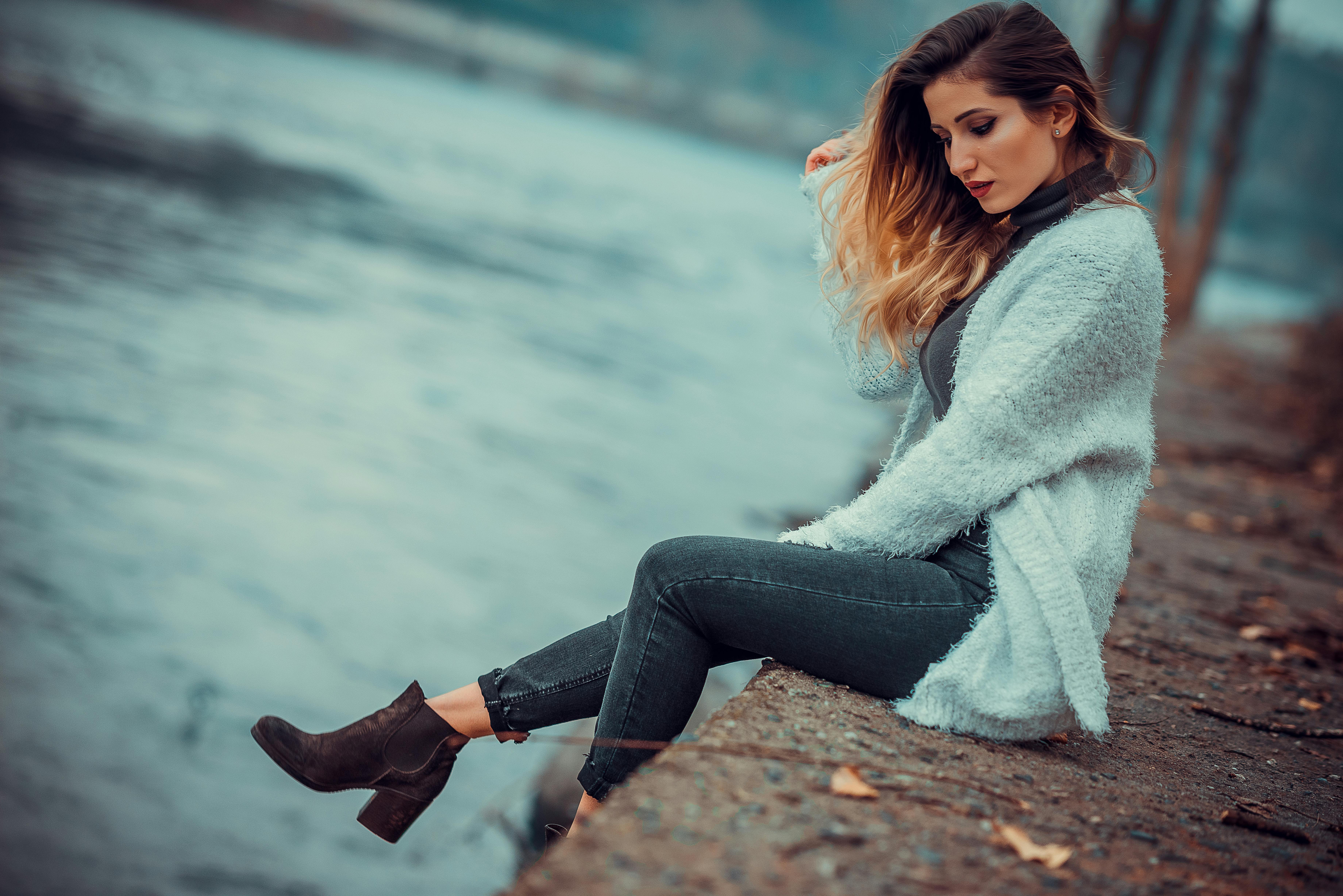 Free Stock Photo Of 85mm Blonde Girl Blonde Thinking