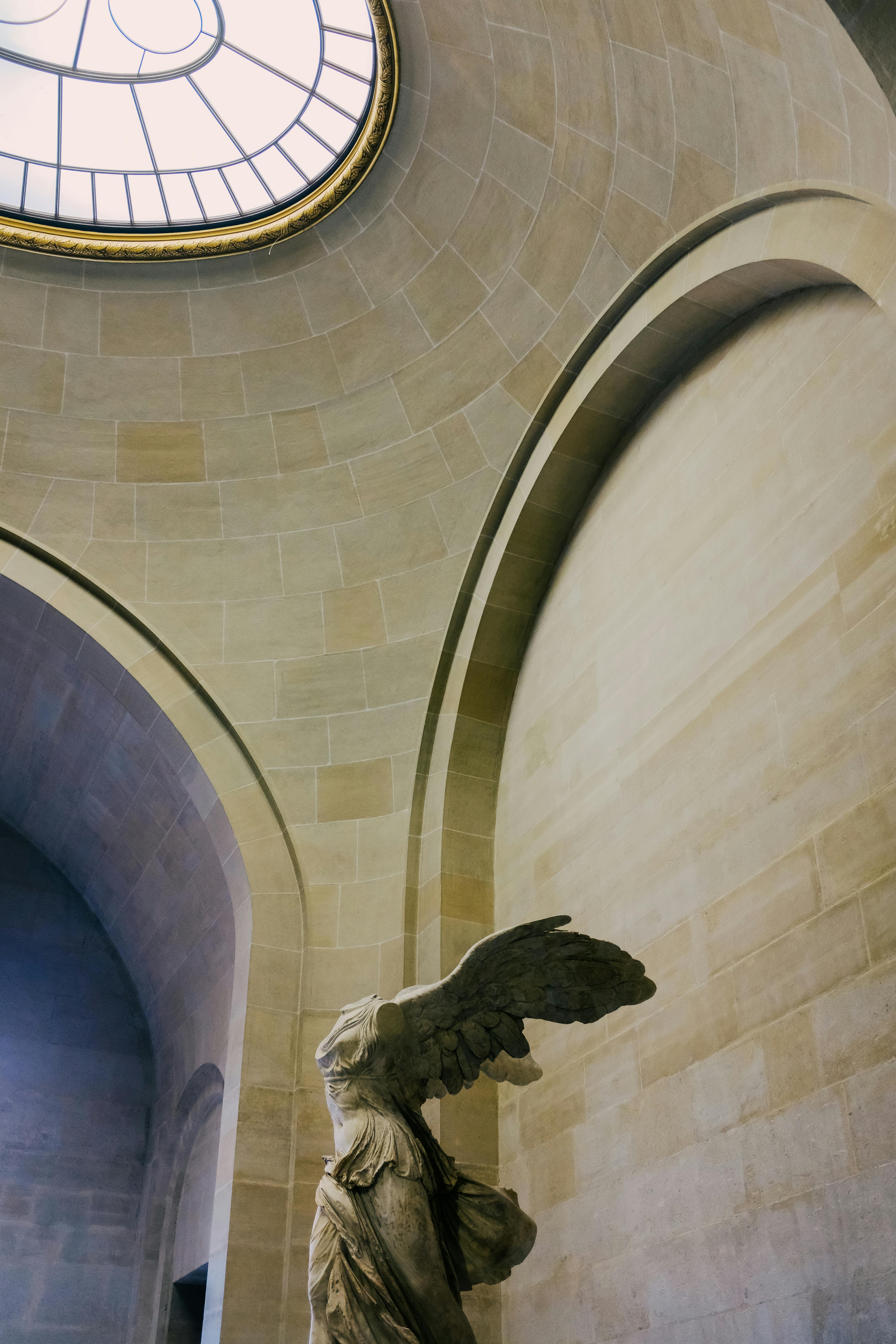 winged victory of samothrace louvre museum