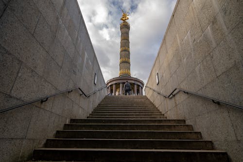 Kostenloses Stock Foto zu aufnahme von unten, berlin, berliner siegessäule
