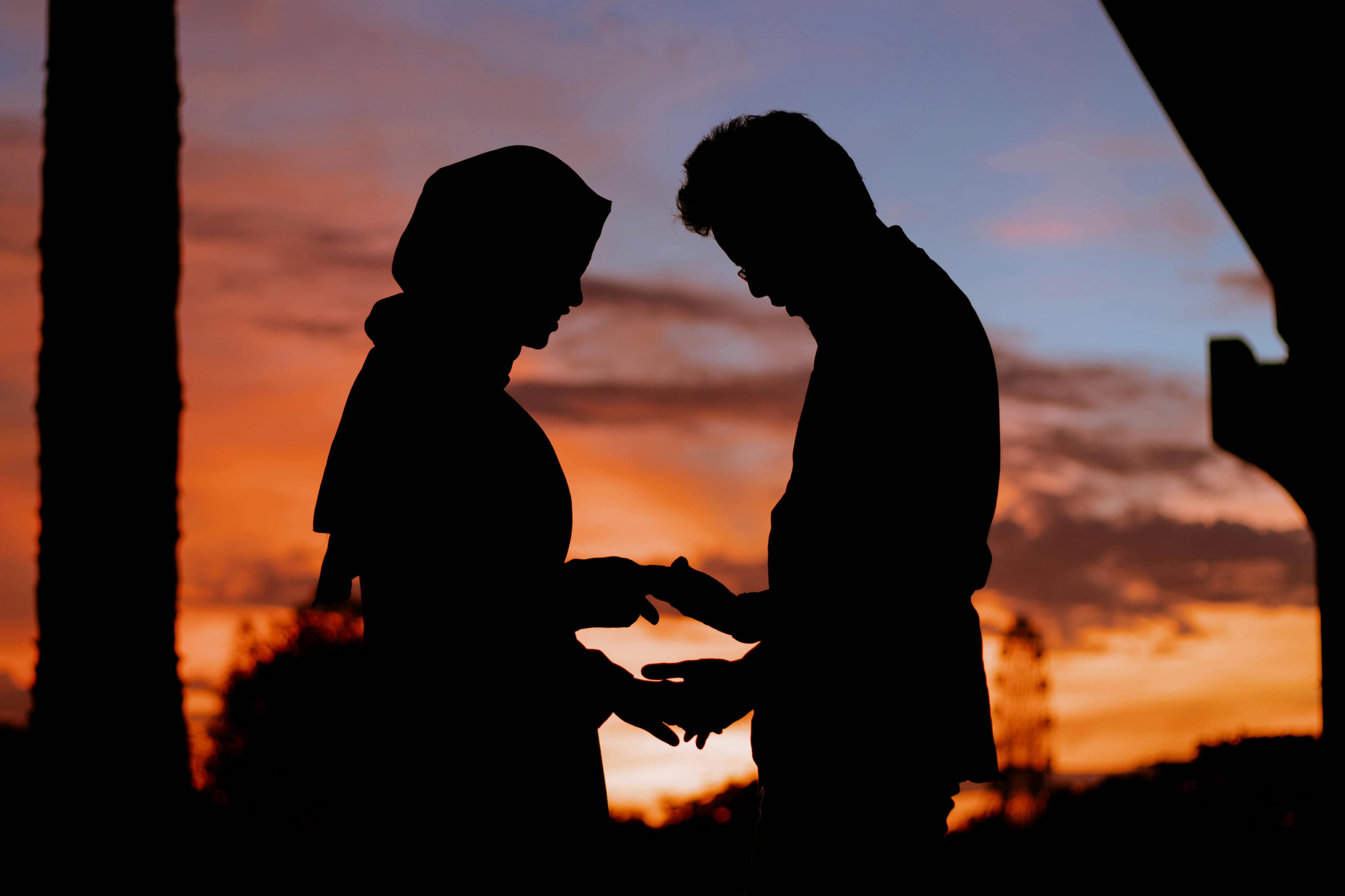 Foto Stok Gratis Tentang Awan Backlit Bergandengan Tangan