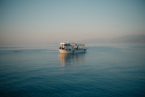 Δωρεάν στοκ φωτογραφιών με ακτή, βάρκα, επιφάνεια