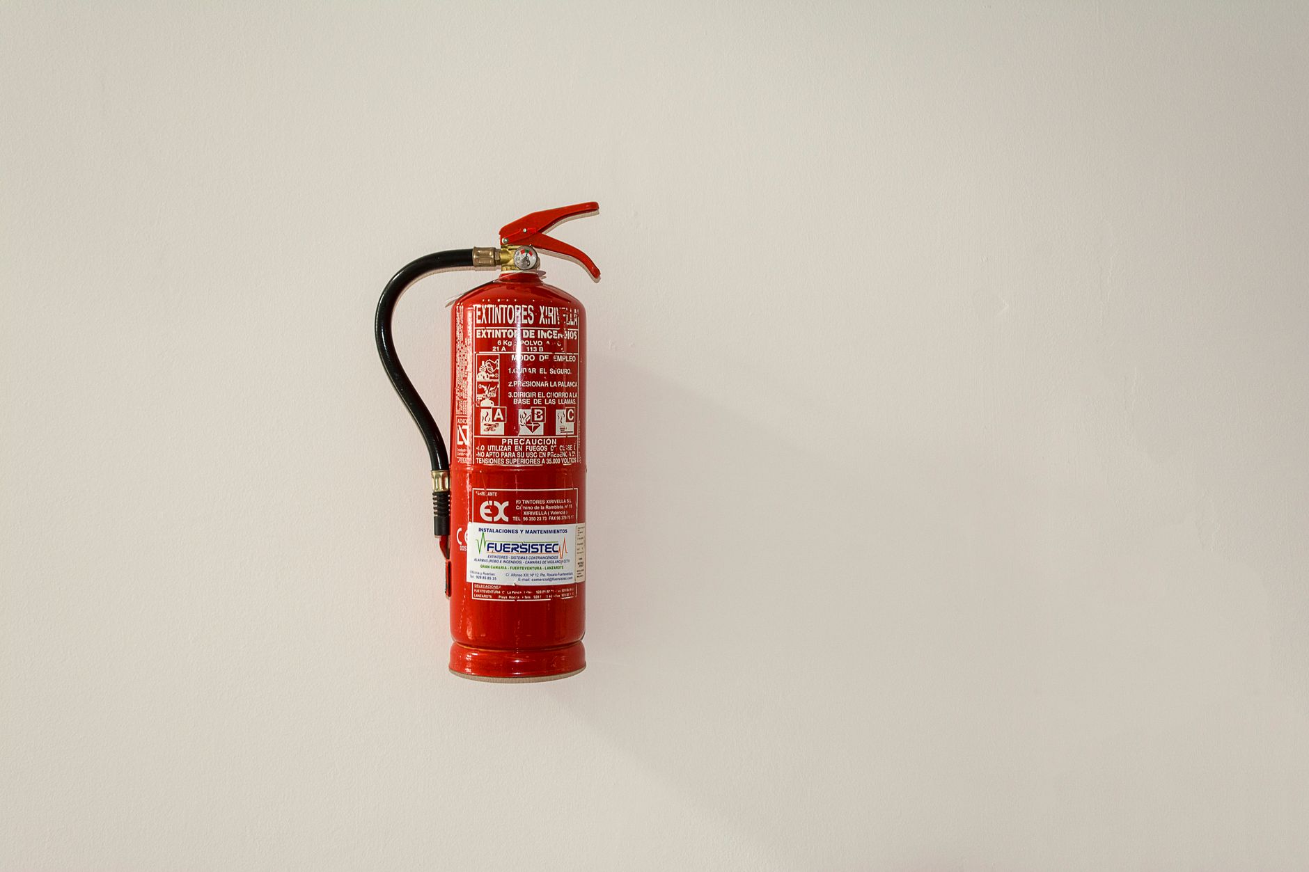 How to Choose and Use a Fire Extinguisher (2026)