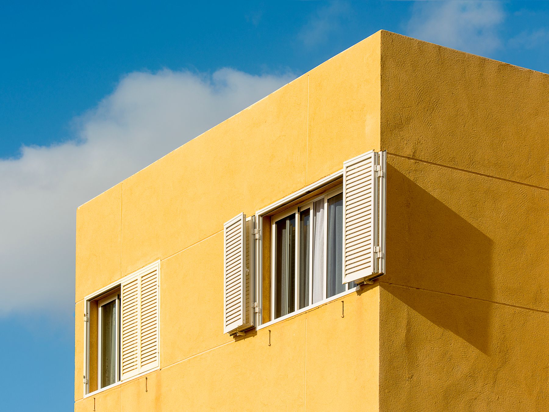 Painters and Decorators in Limehouse — dust sheets down and the room fully protected