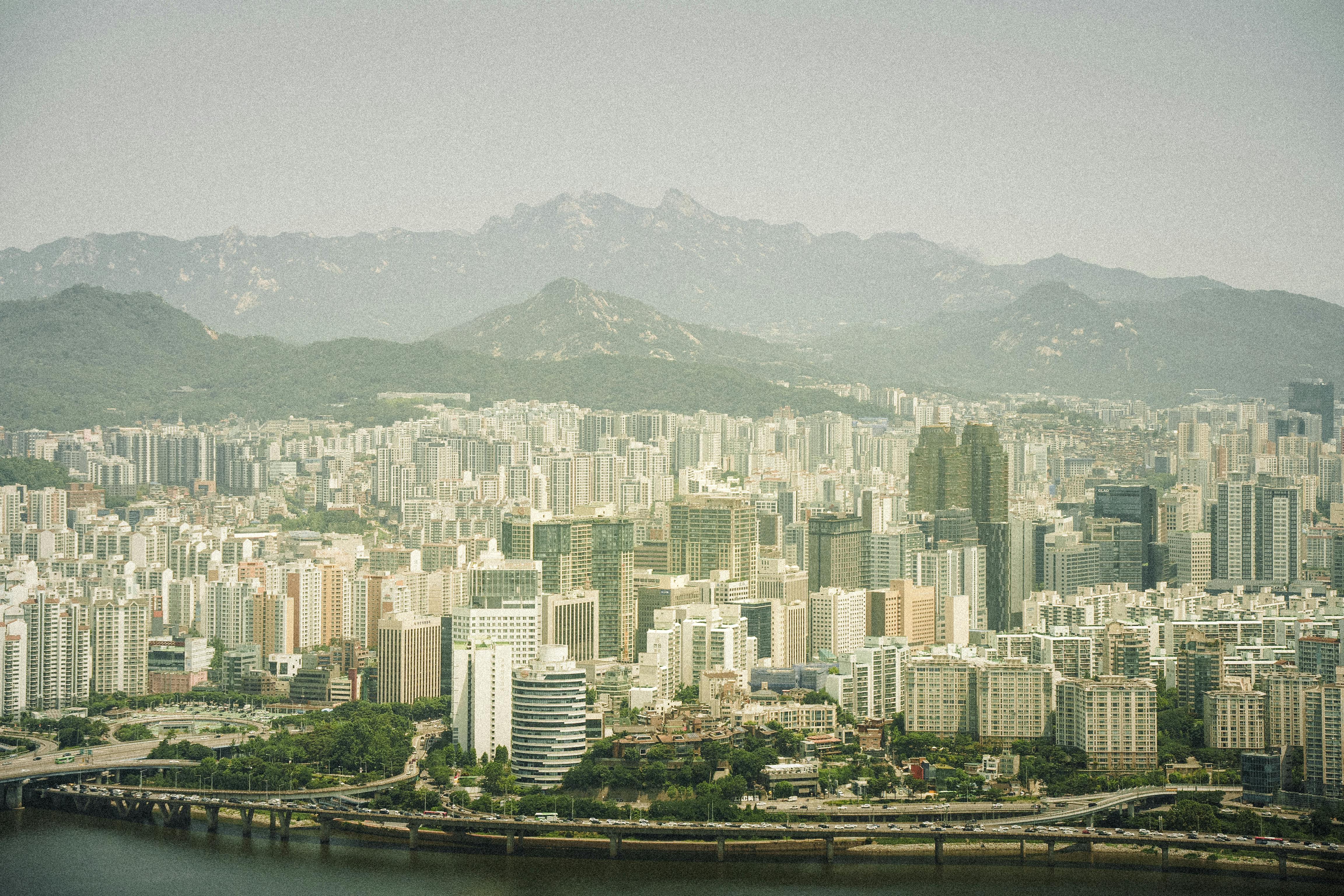 서울 및 수도권 부동산 전망을 보여주는 이미지