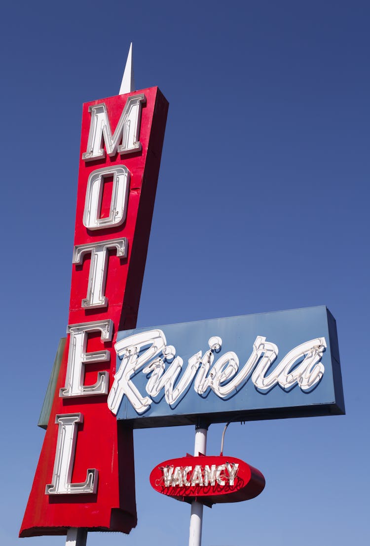 Riviera Motel Logo