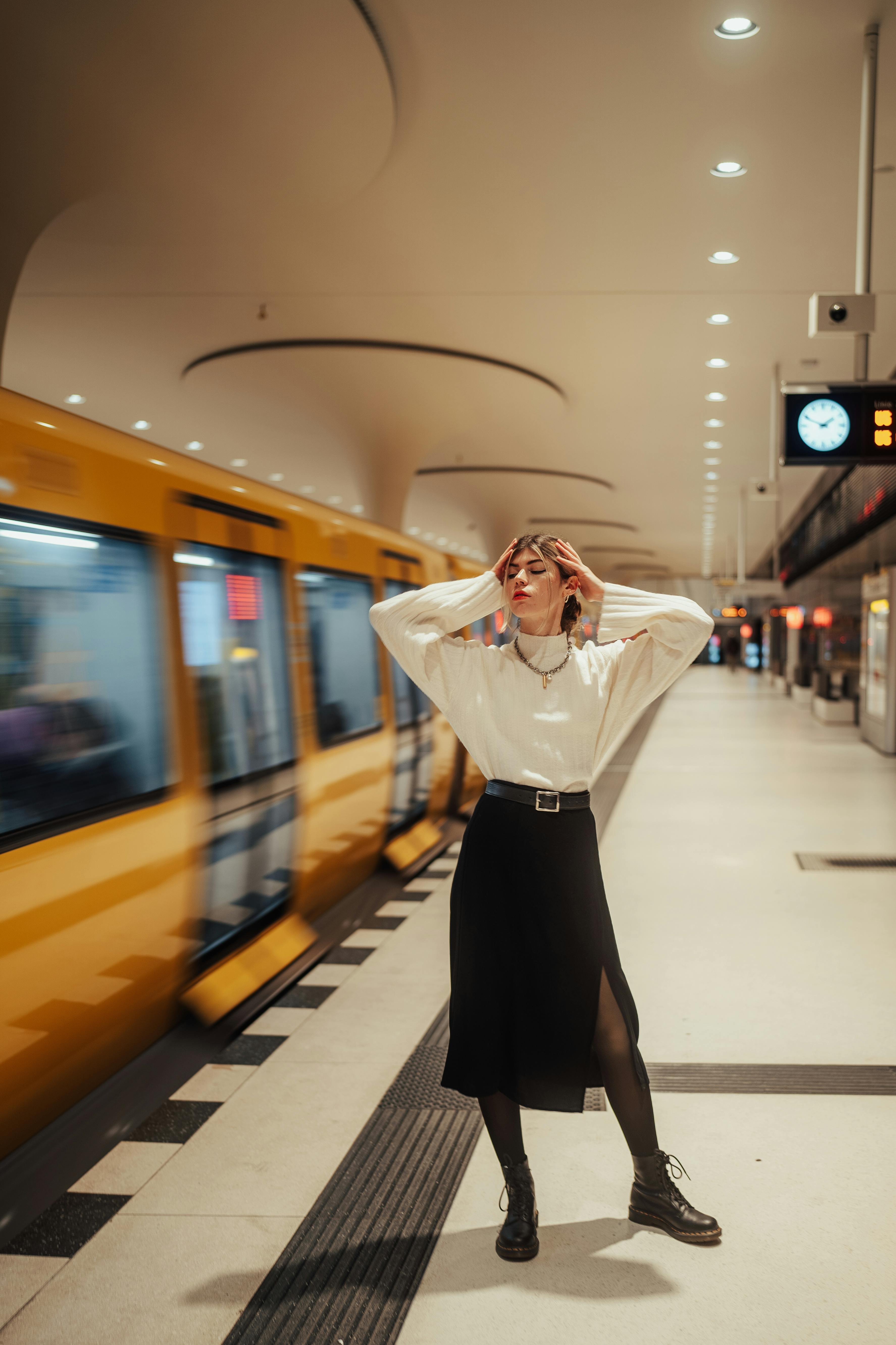 Gratis Fotos de stock gratuitas de andén de metro, arquitectura, botas Foto de stock