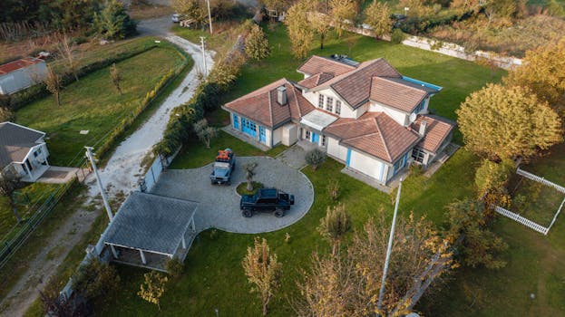 Aerial view of a luxurious house surrounded by greenery in İzmit, Türkiye.