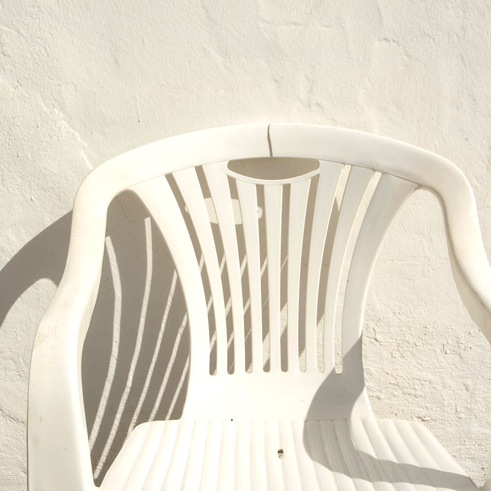 Kinvere — movers delivering furniture from a van