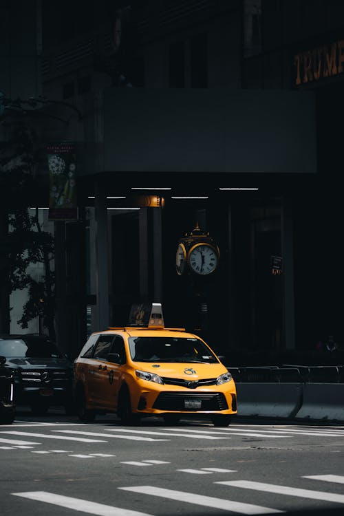 Foto profissional grátis de amarelo, automóvel, cidade