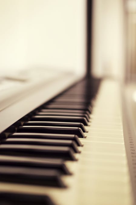 How would you describe a piano?