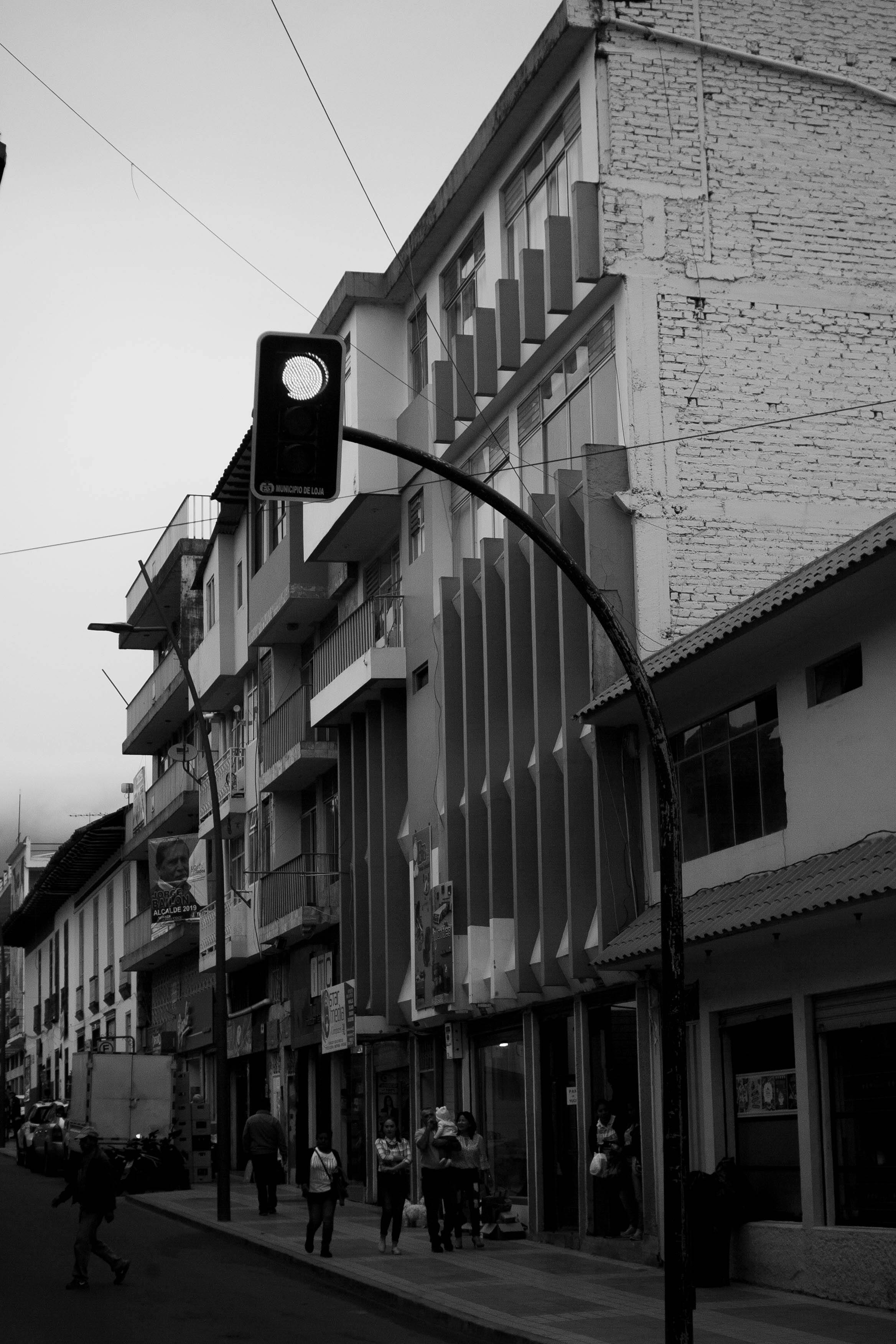 city-scape-with-people-photos-download-the-best-free-city-scape-with