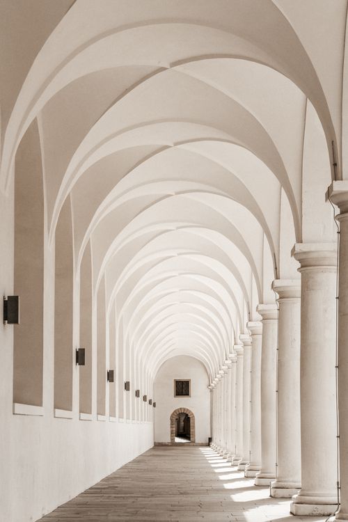 Free A symmetrical view of the classical colonnade architecture in Stallhof, Dresden, ideal for tourism and architecture enthusiasts. Stock Photo