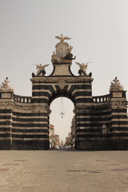 Porta Garibaldi in Milan