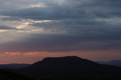 Kostnadsfri bild av berg, himmel, moln