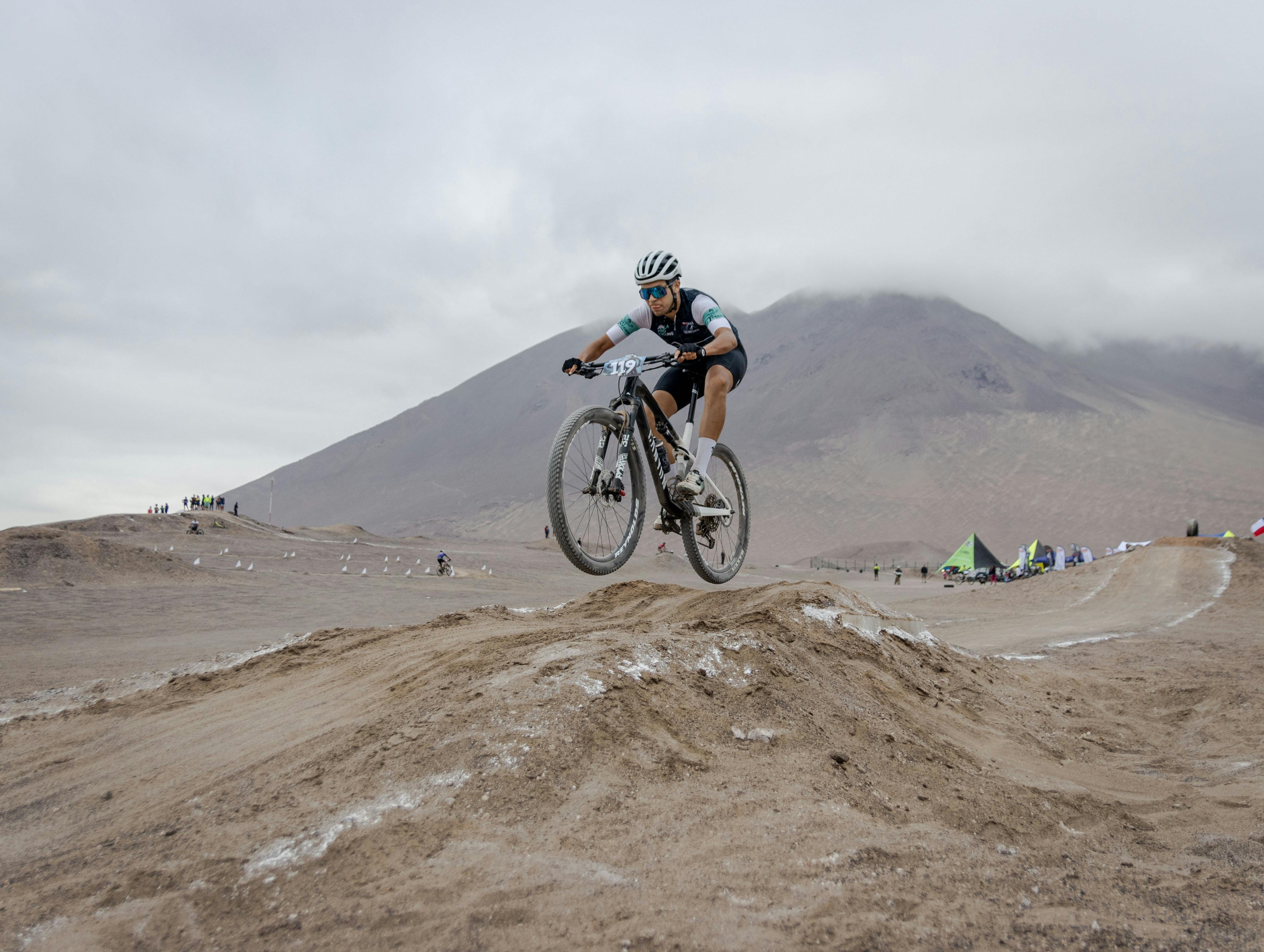 2026 Canyon Lux World Cup CFR Drops In On More Travel, Lower Weight for South Korea WC — Photo by jose luis Umana on Pexels