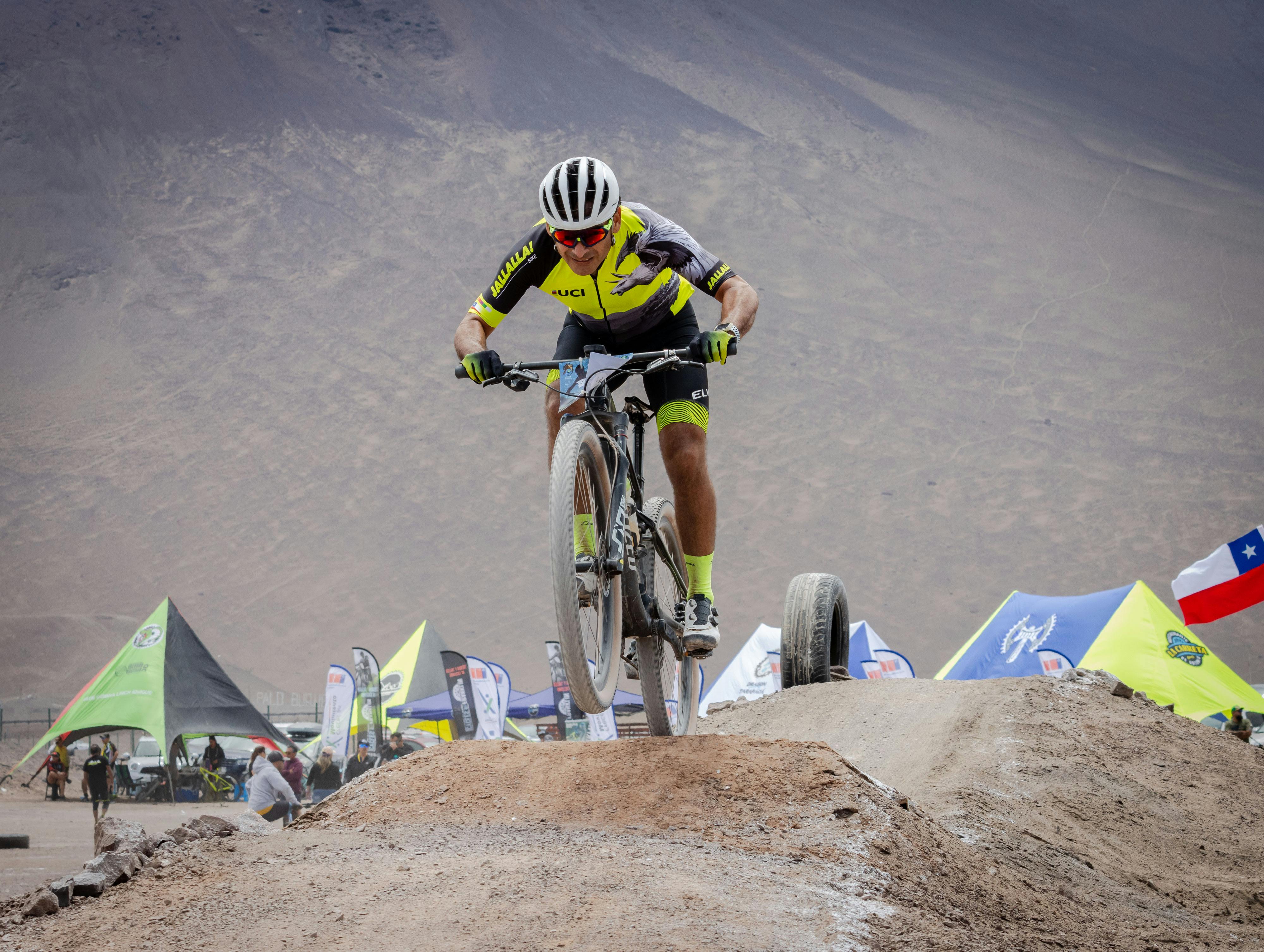 2026 Canyon Lux World Cup CFR Drops In On More Travel, Lower Weight for South Korea WC — Photo by jose luis Umana on Pexels