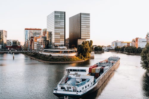 Fotobanka s bezplatnými fotkami na tému čln, düsseldorf, hotel