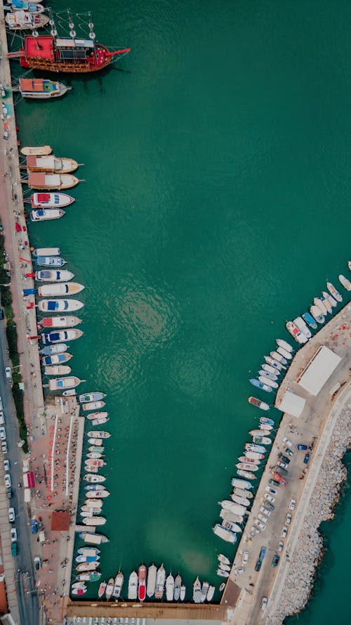 Fotos de stock gratuitas de amarrado, bahía, foto con dron