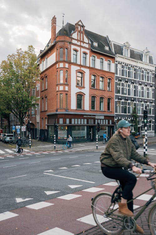 Darmowe zdjęcie z galerii z amsterdam, budynek od zewnątrz, fasada