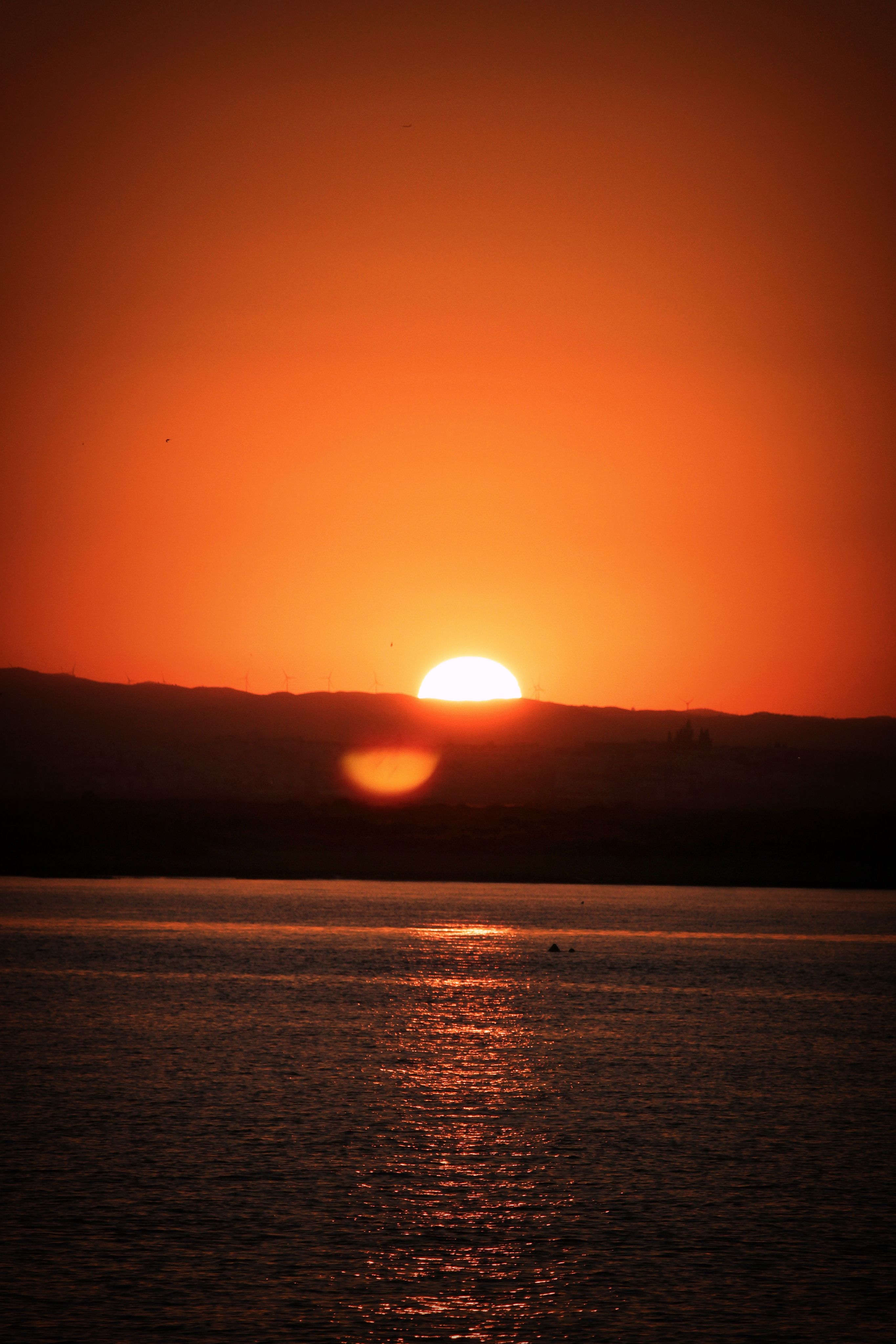 Scenic Sunset over the Sea · Free Stock Photo