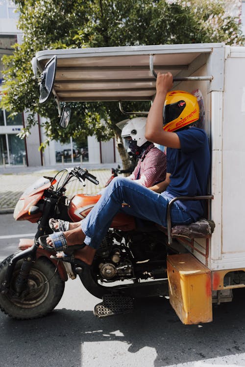 Základová fotografie zdarma na téma helma, jízda, města