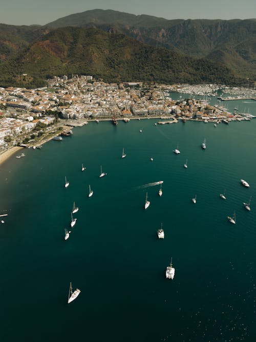 Gratis stockfoto met baai, boten, dronefoto