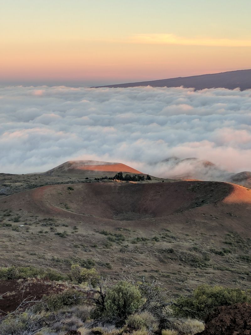 Vulkanische Kraterlandschaft im Abendlicht auf La Palma