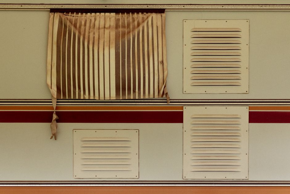 Vintage caravan gordijnen verfraaien de keukenstijl. Vintage caravan gordijnen verfraaien de keukenstijl.