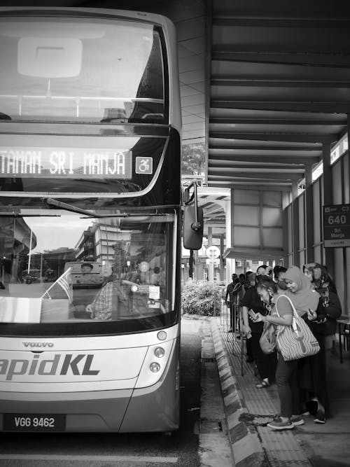 Bezpłatne Darmowe zdjęcie z galerii z autobus, chodnik, chodniki Zdjęcie z galerii