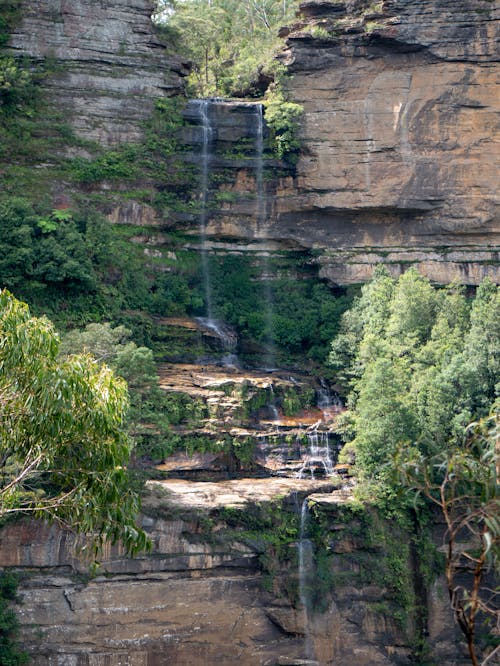 Foto d'estoc gratuïta de cascada, muntanyes blaves