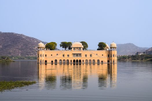 Udaipur Lake Palace boat at sunset — Rajasthan